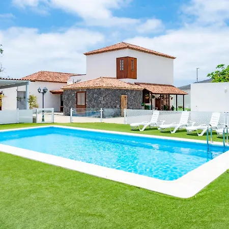 Vila La Rueda Heated Private Pool, Billiard & Bbq