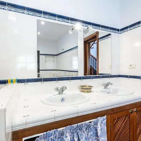 La Rueda Heated Private Pool, Billiard & Bbq Costa Adeje (Tenerife)
