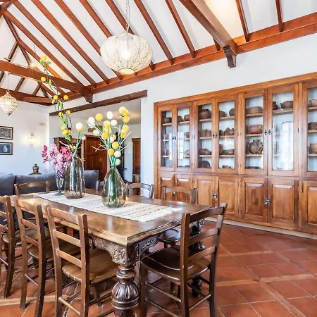 Vila La Rueda Heated Private Pool, Billiard & Bbq *