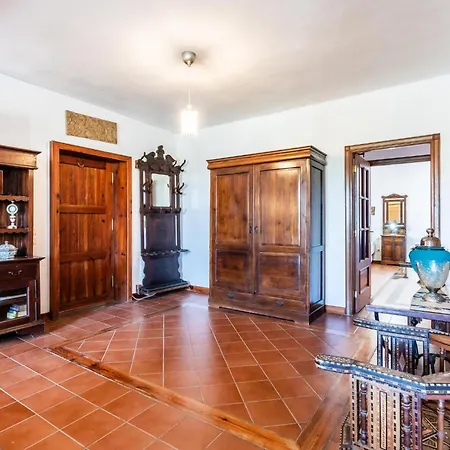 La Rueda Heated Private Pool, Billiard & Bbq